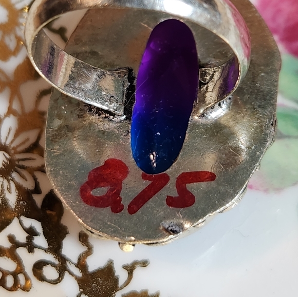 Sz-8 3/4, Handcrafted, Blue And Pink, Oval- Shaped, Faceted Bi-Colored Ring. - Picture 3 of 6